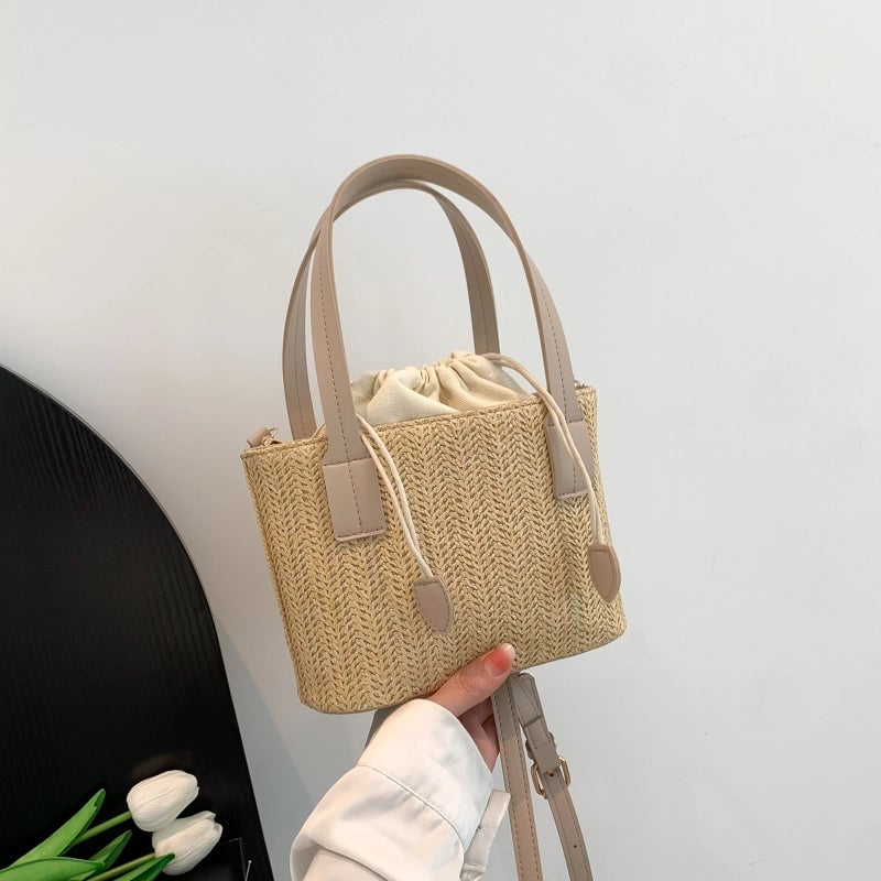 Women's Medium Straw Solid Color Vacation Sewing Thread Bucket String Handbag