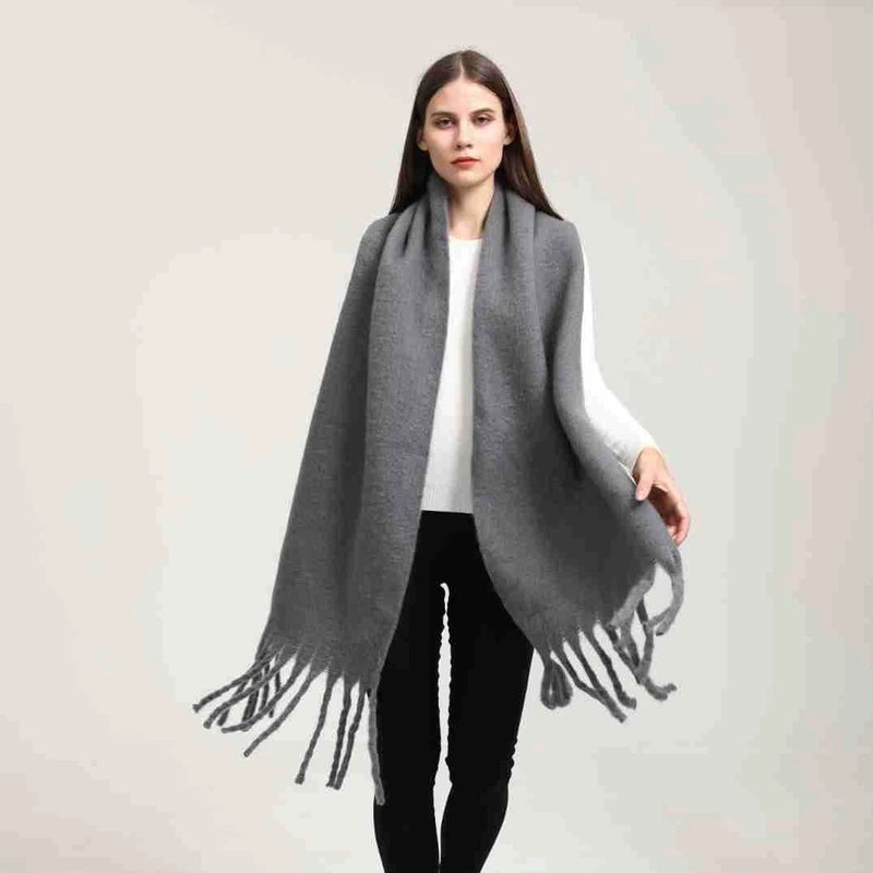 Women's Minimalist Solid Color Imitation Cashmere Tassel Scarf