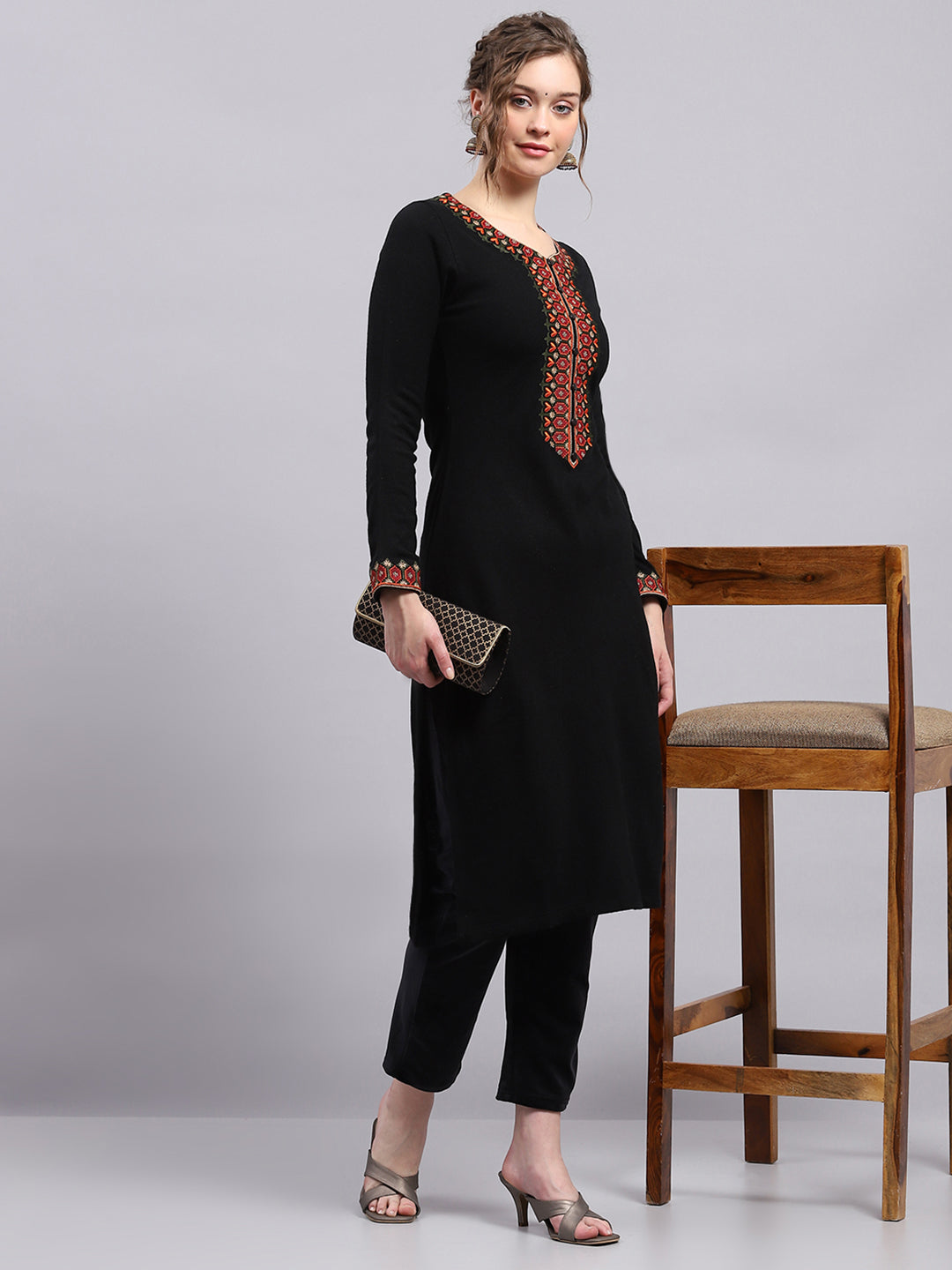 Women Black Printed Round Neck Full Sleeve Winter Kurti