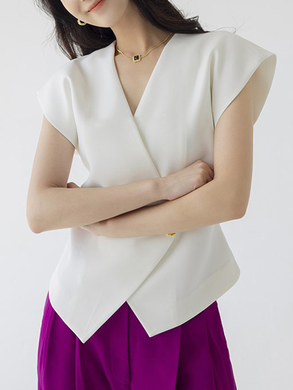 Sleeveless Asymmetric Buttoned V-Neck Vest Top