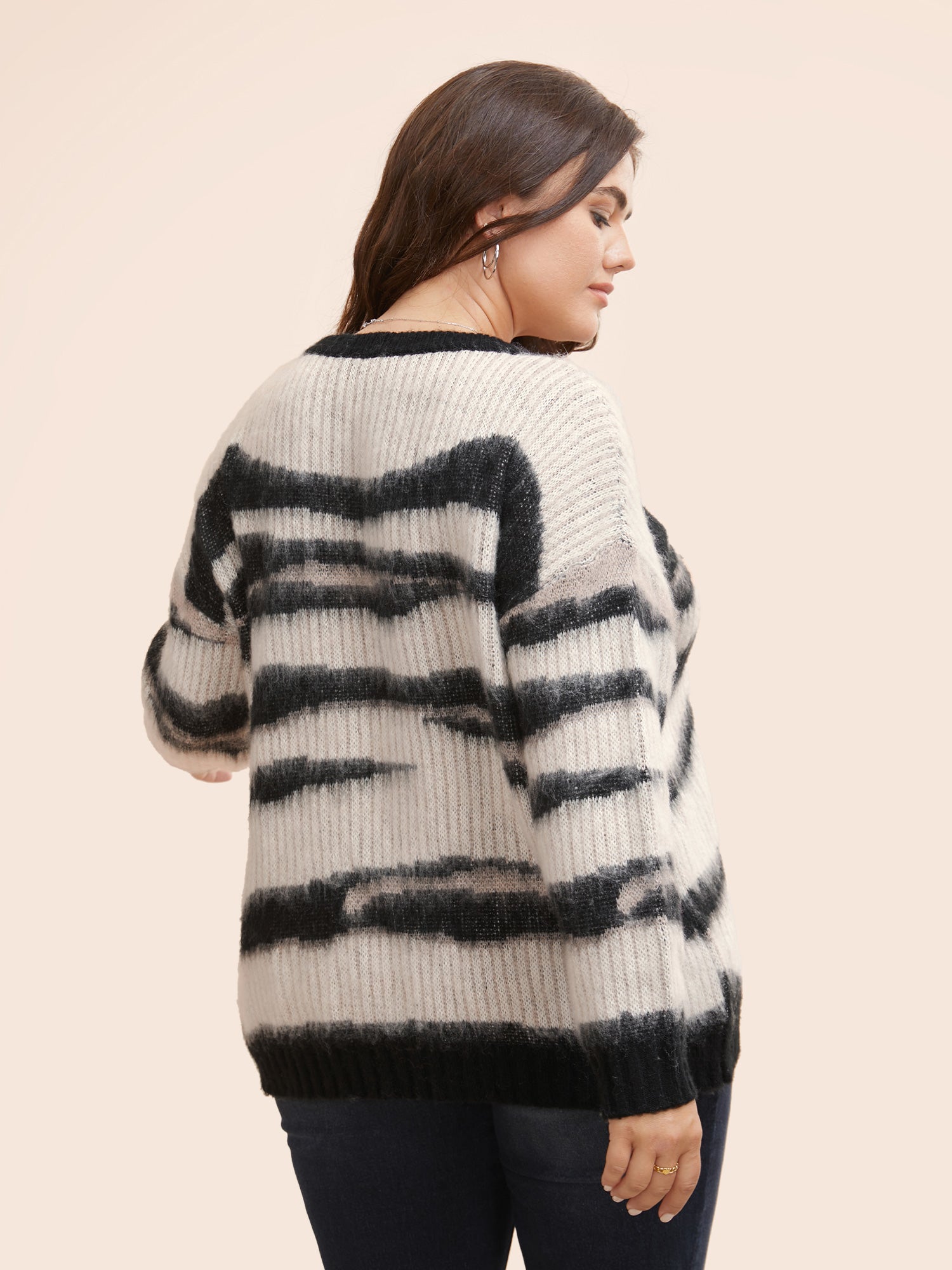 Synthetic Texture Contrast Drop Shoulder Pullover