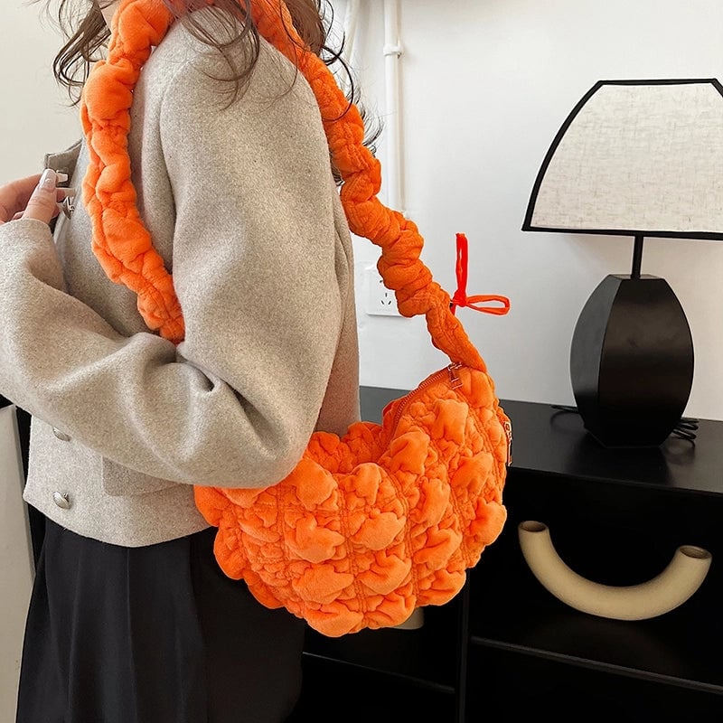 Women's Autumn&winter Polyester Solid Color Maximalism Classic Style Streetwear Knot Sewing Thread Dumpling Shape Zipper Underarm Bag