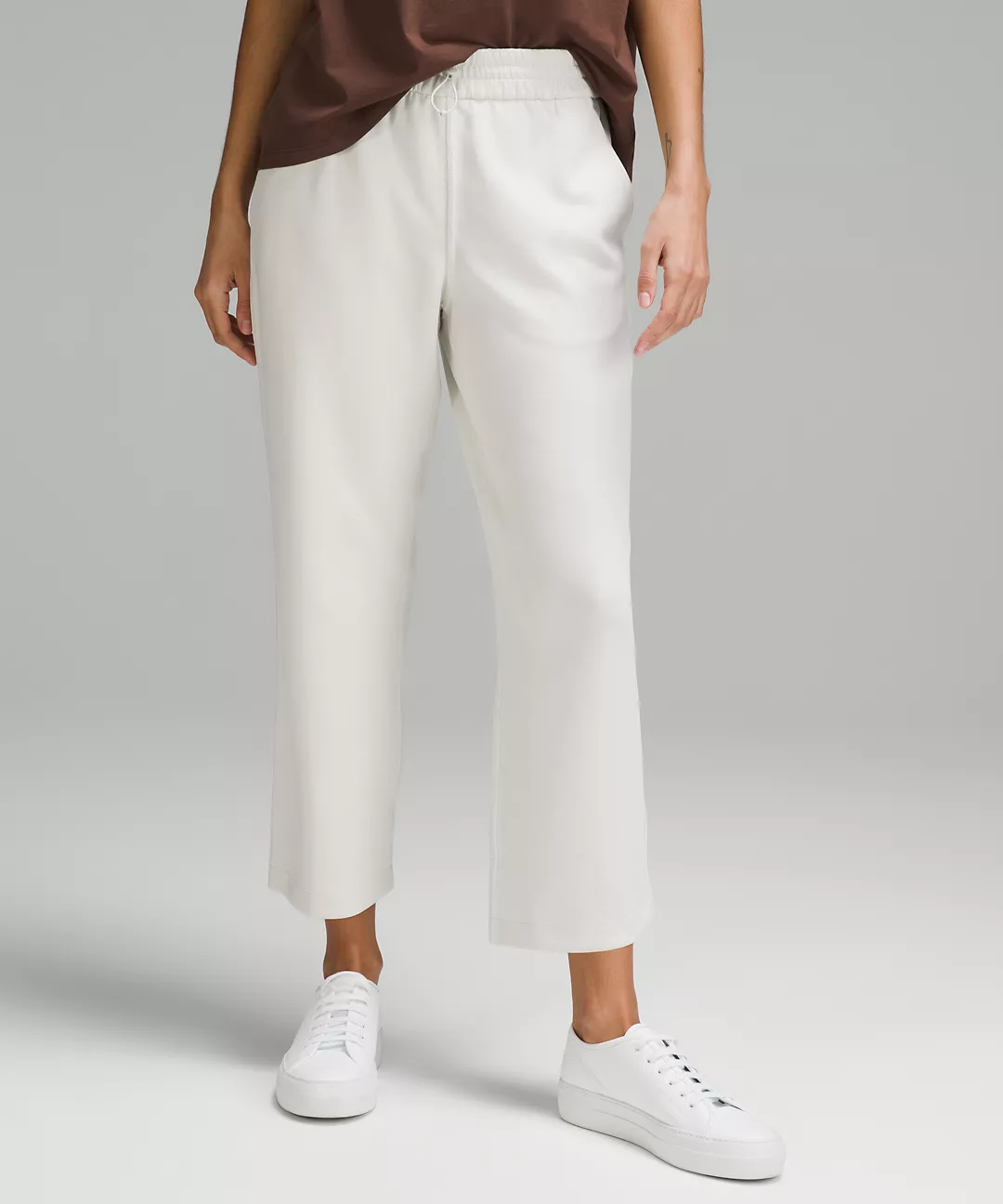 Softstreme High-Rise Straight-Leg Cropped Pant