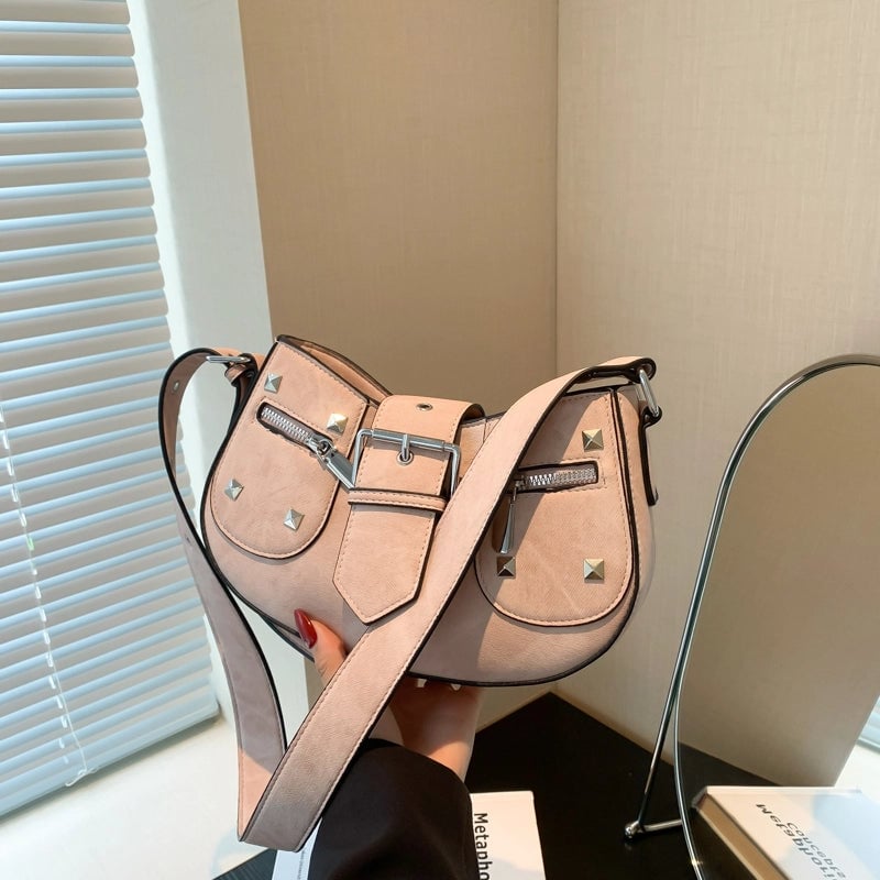 Women's Pu Leather Solid Color Streetwear Pillow Shape Zipper Shoulder Bag Underarm Bag