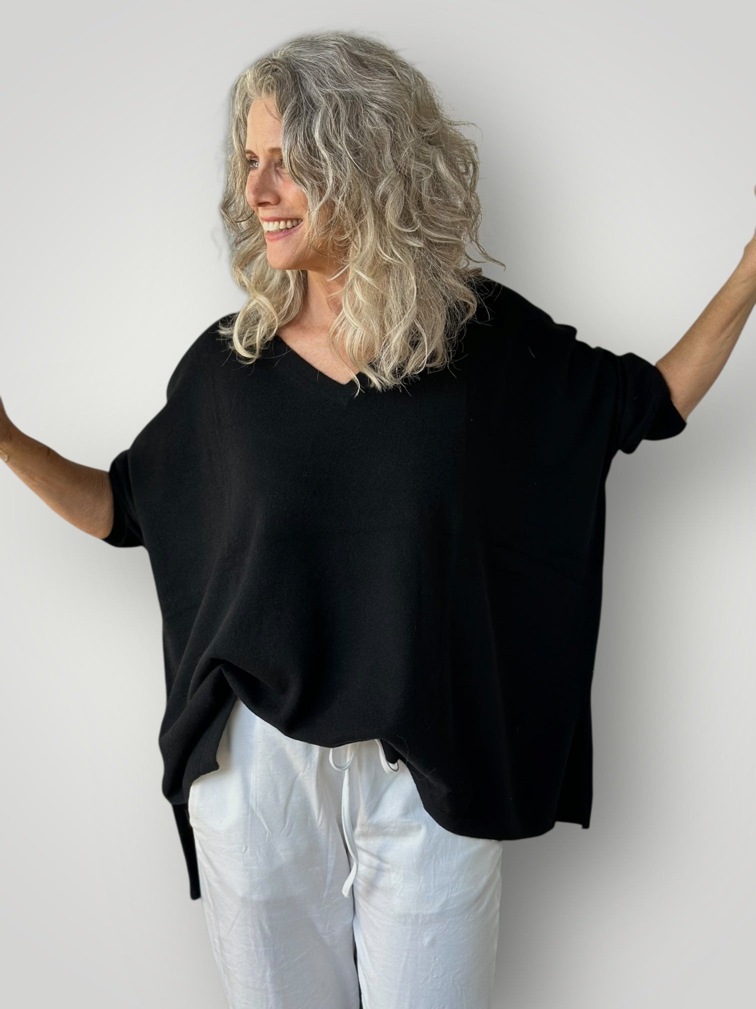 relaxed boyfriend knit-black cashmere