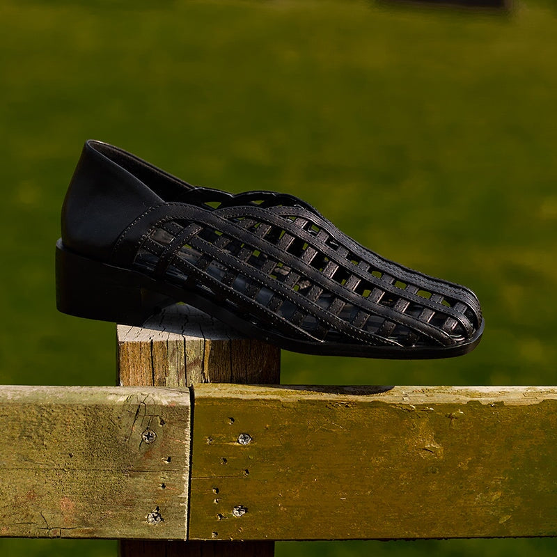 Women's Wide-Fit Woven Cow Leather Closed-Toe Block Heel Mules in Black