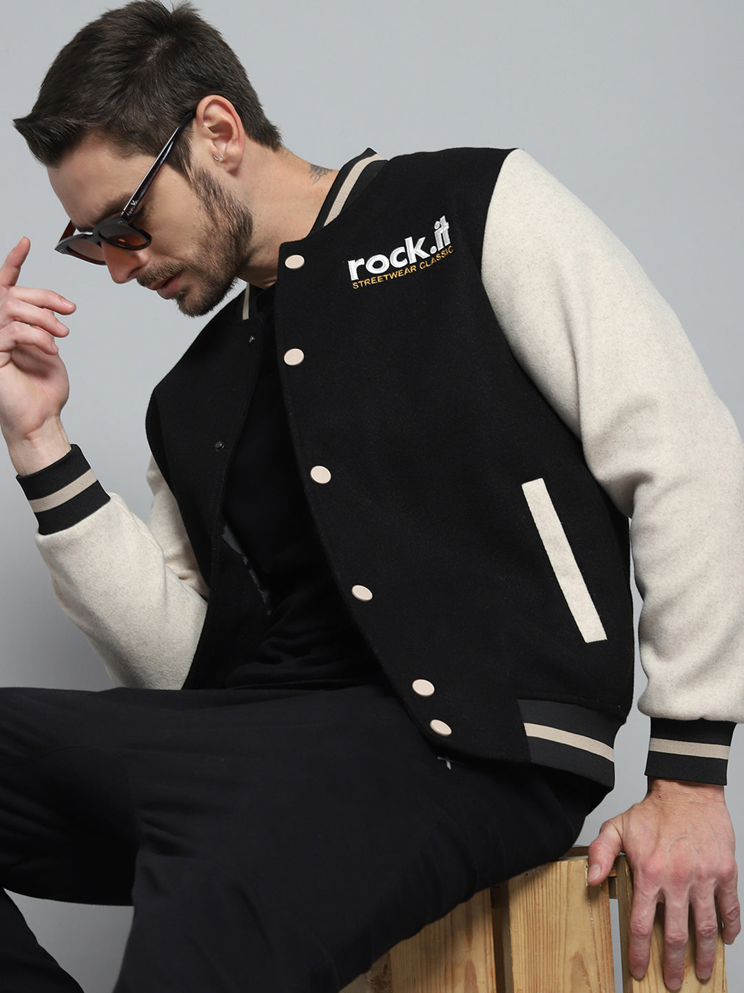 Men Black Printed Band Collar Full Sleeve Sweatshirt