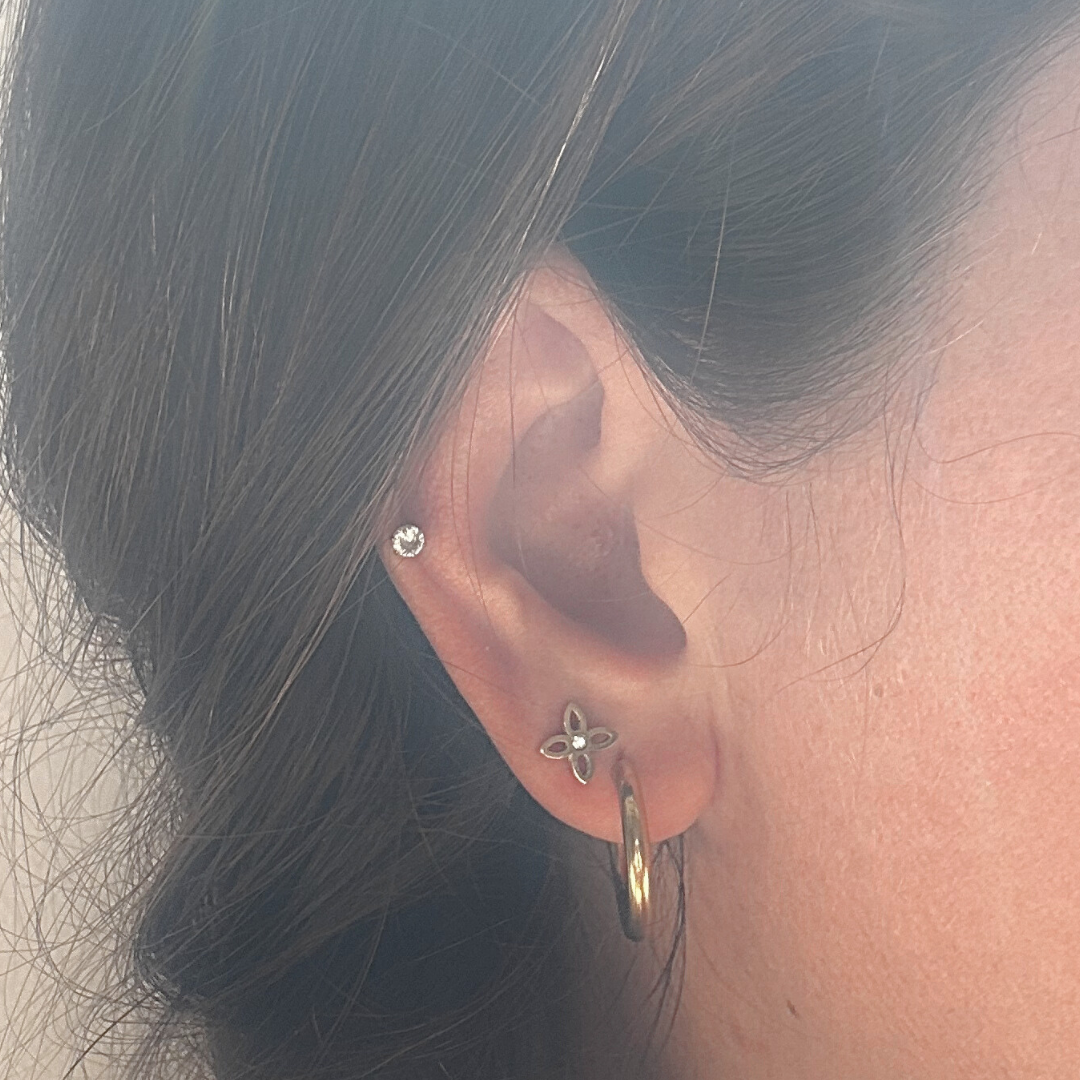 Sparkle flower studs - Gold
