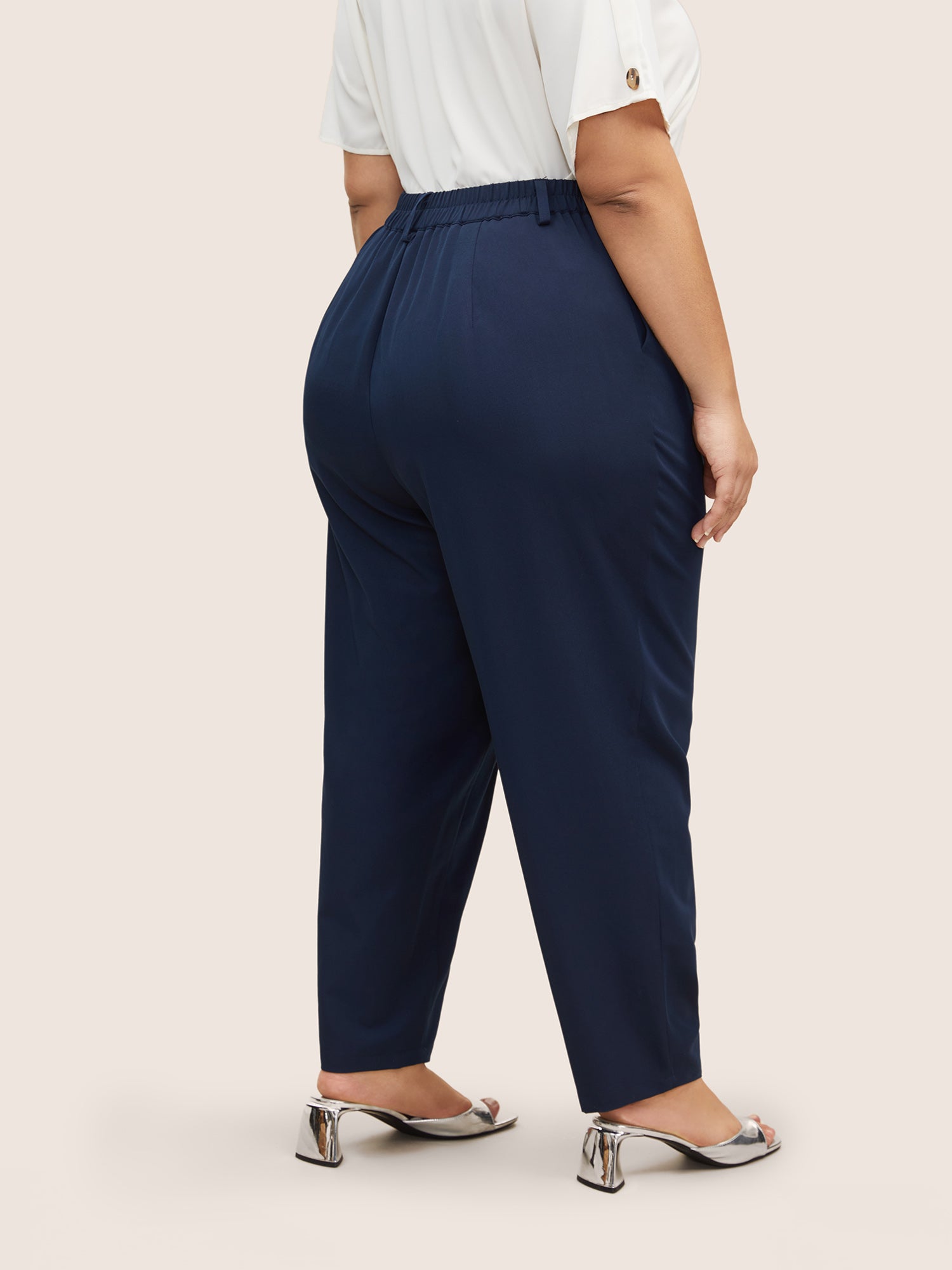 Plain Pleated Pocket High Rise Pants