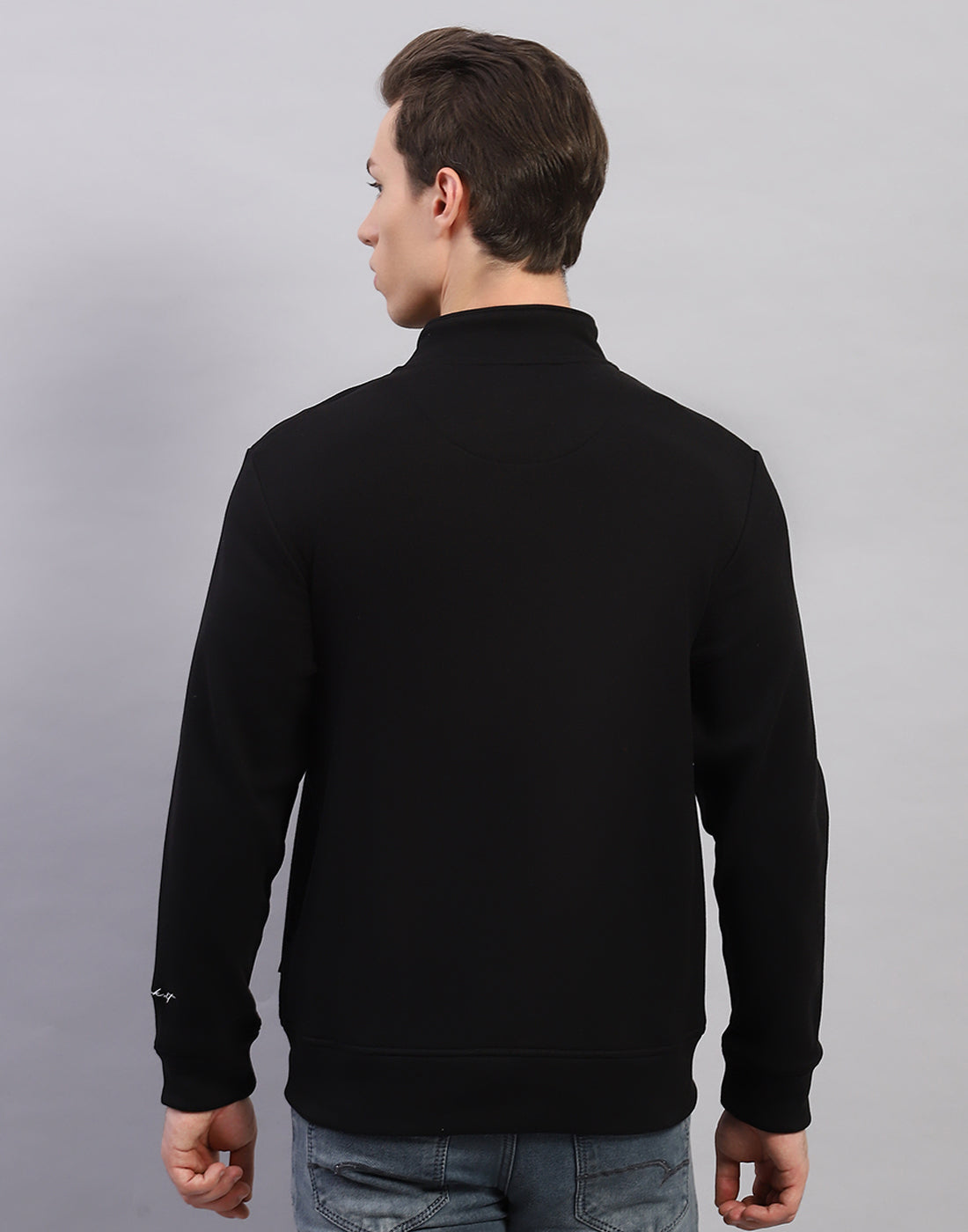 Men Black Solid Round Neck Full Sleeve Sweatshirt