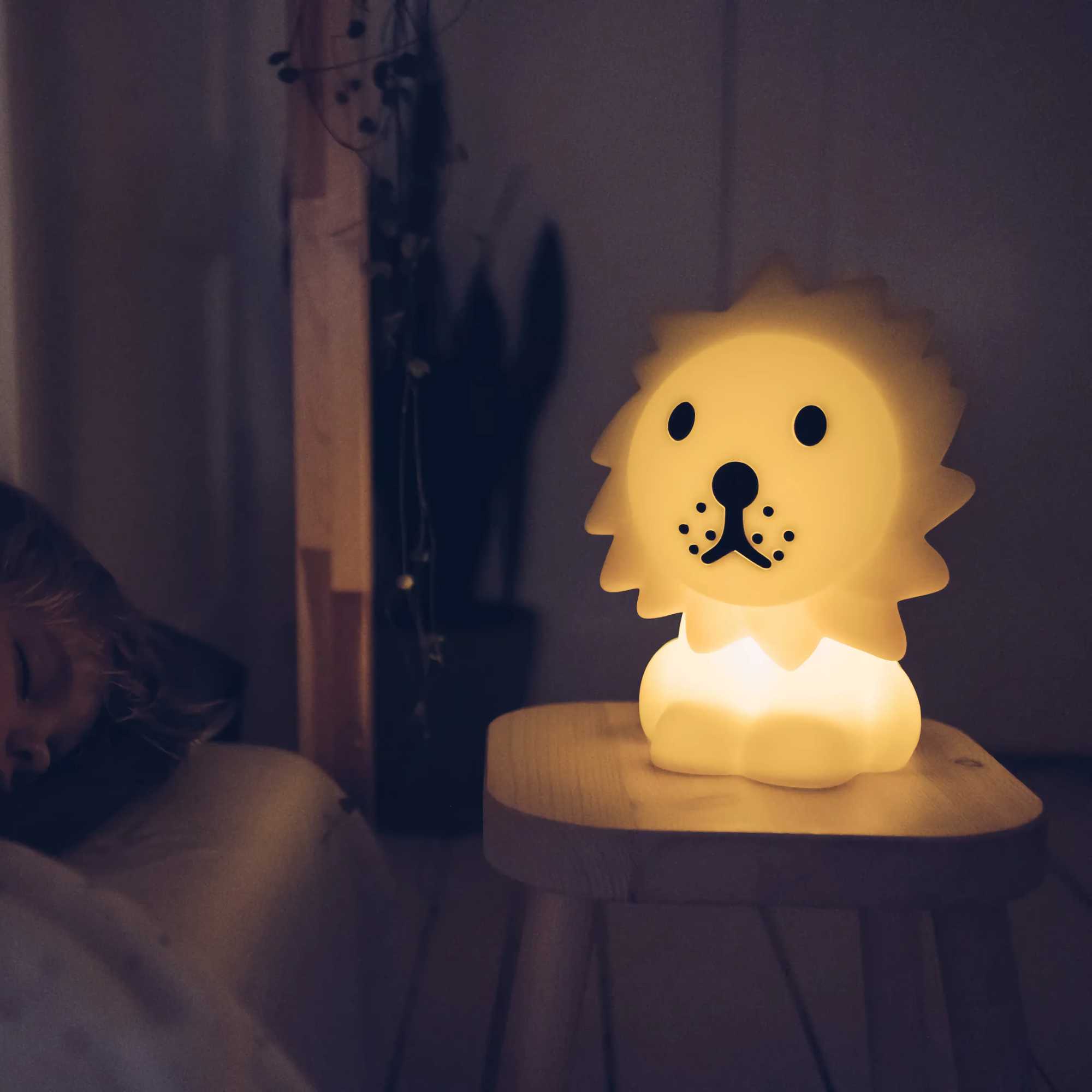 Lion First Light