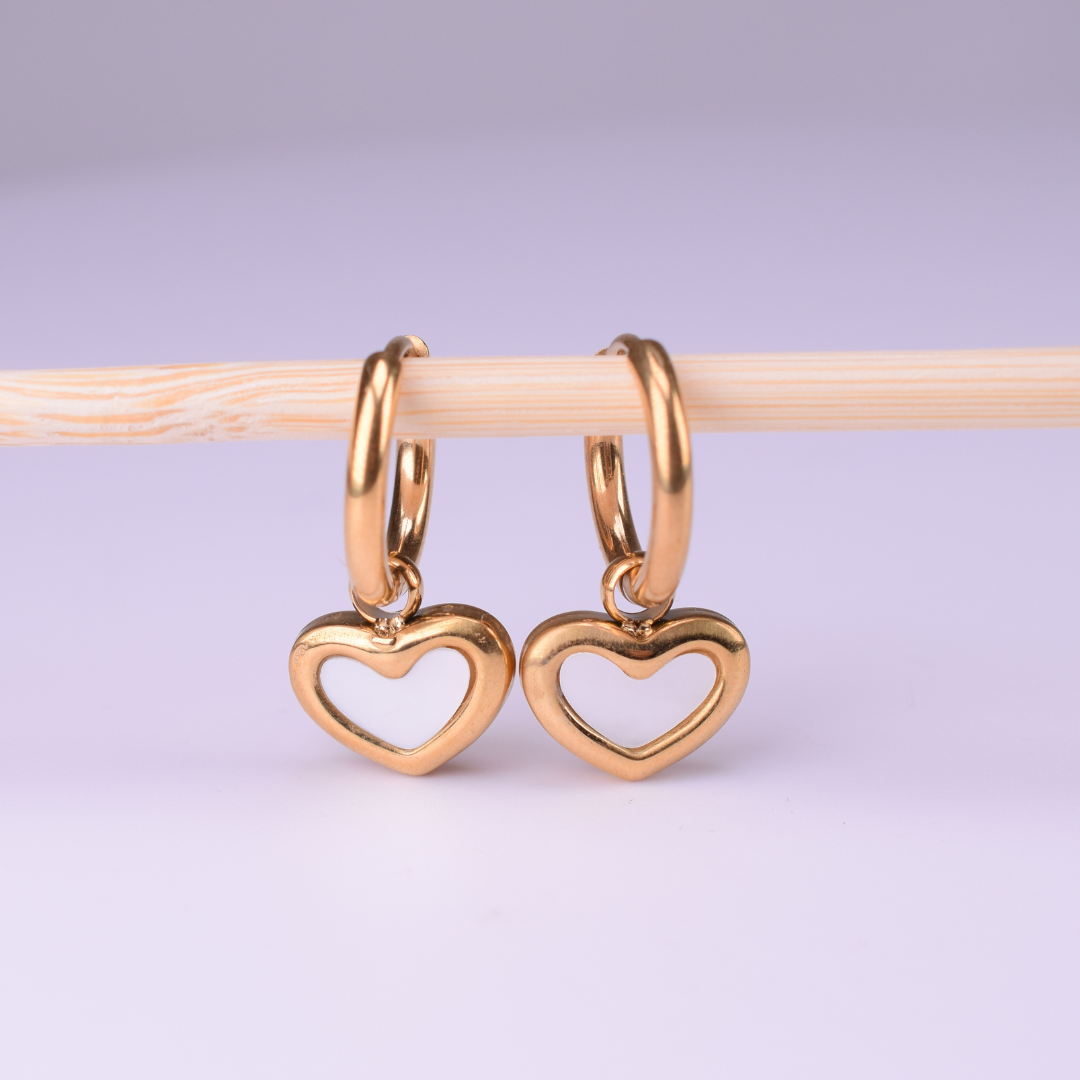 Heart framed shell hoop - Gold