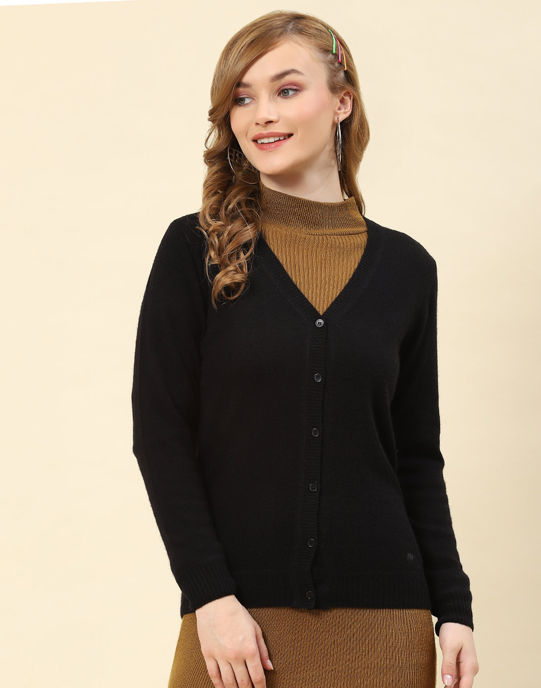 Women Black Solid V Neck Full Sleeve Cardigan