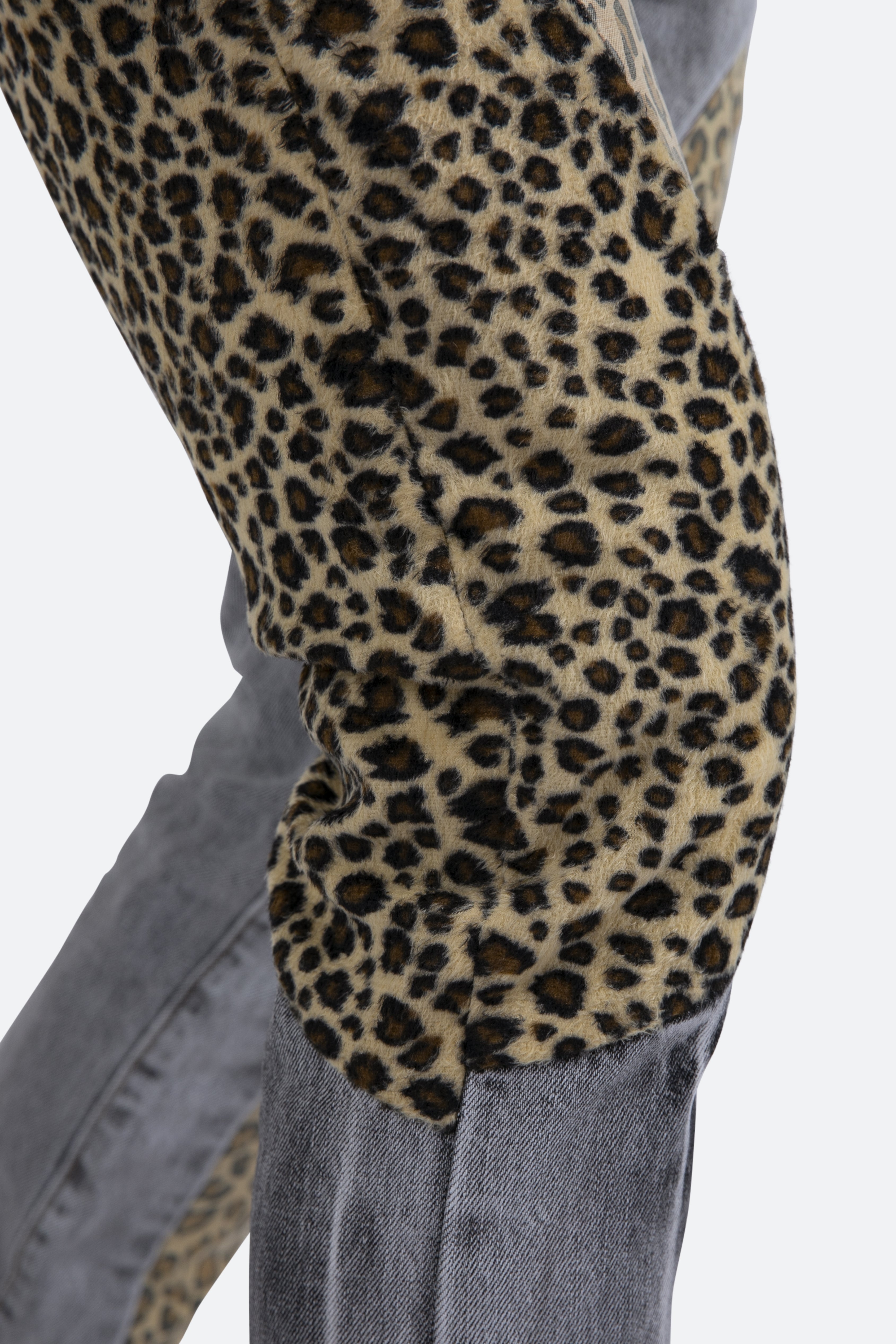 D422 Leopard Straight Denim - Black/Brown