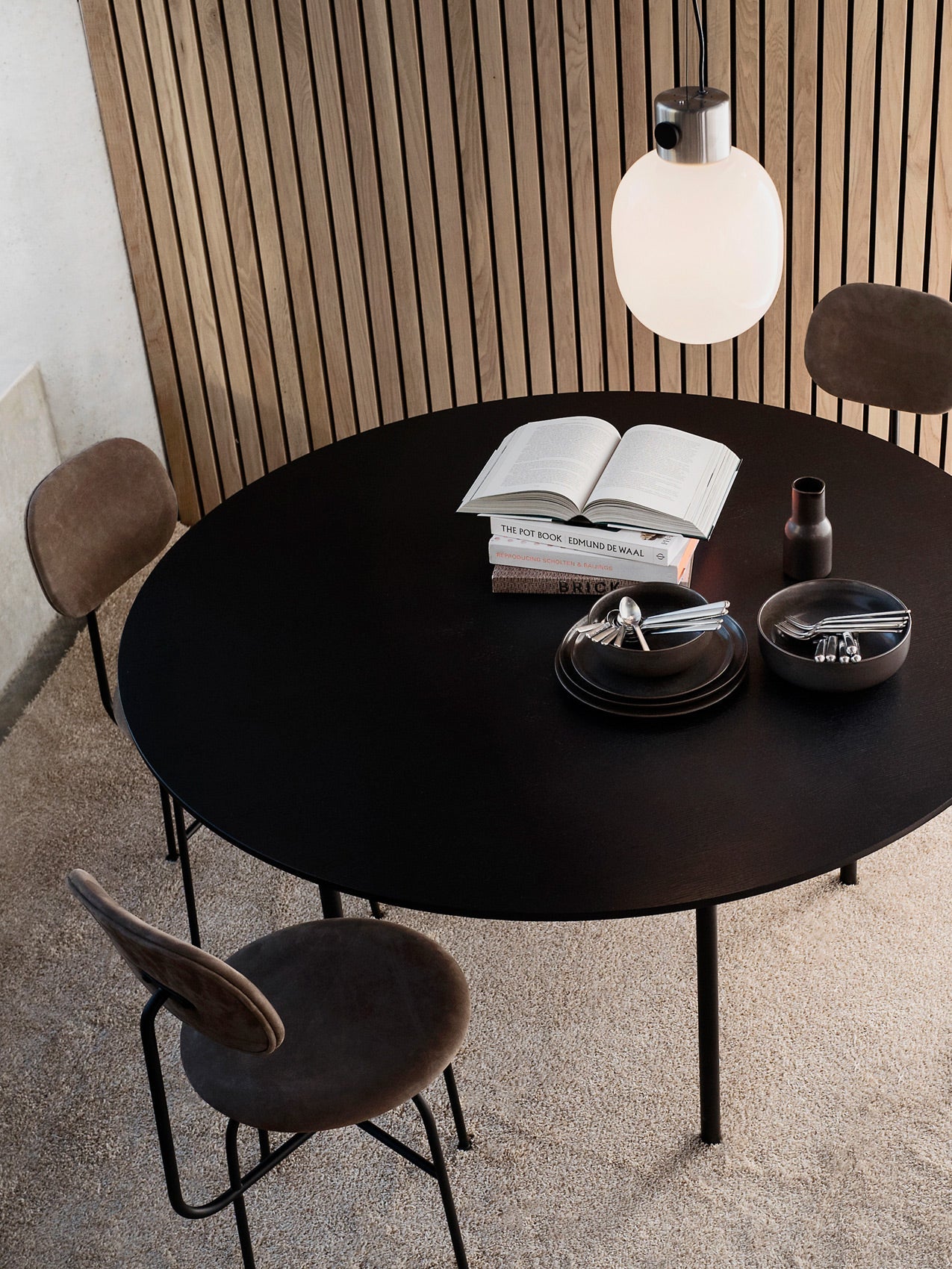 Dining Table. Round