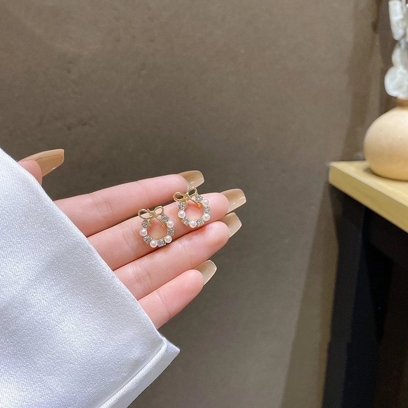 Sweet Star Flower Bow Knot Alloy Inlay Artificial Pearls Rhinestones Women's Earrings 1 Pair
