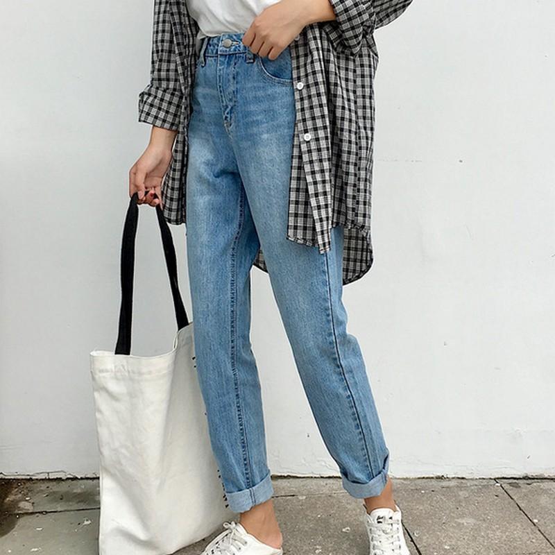Classic High Waisted 90s Jeans