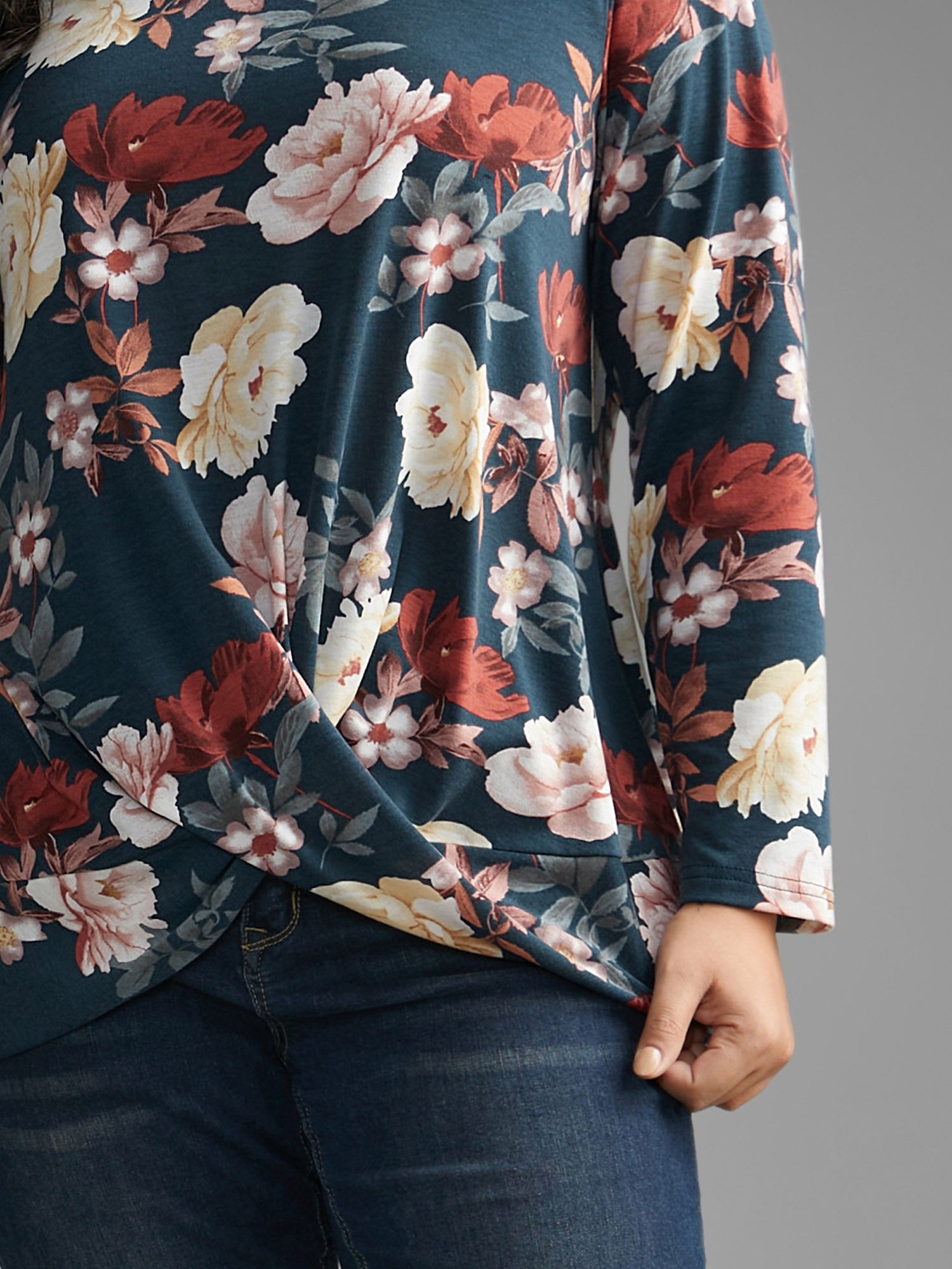 Floral Crew Neck Twist Front T-shirt