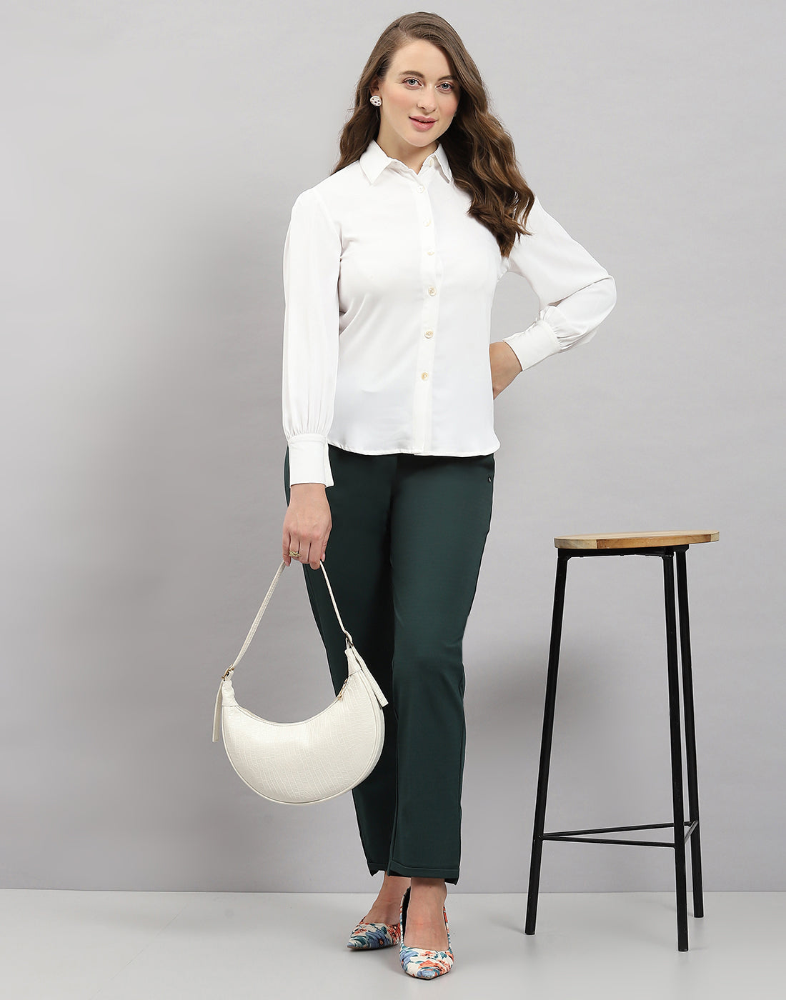 Women White Solid Collar Full Sleeve Top