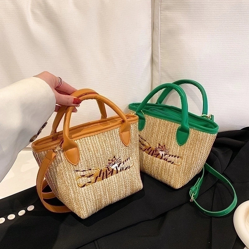 Women's Medium Straw Tiger Ethnic Style Zipper Straw Bag