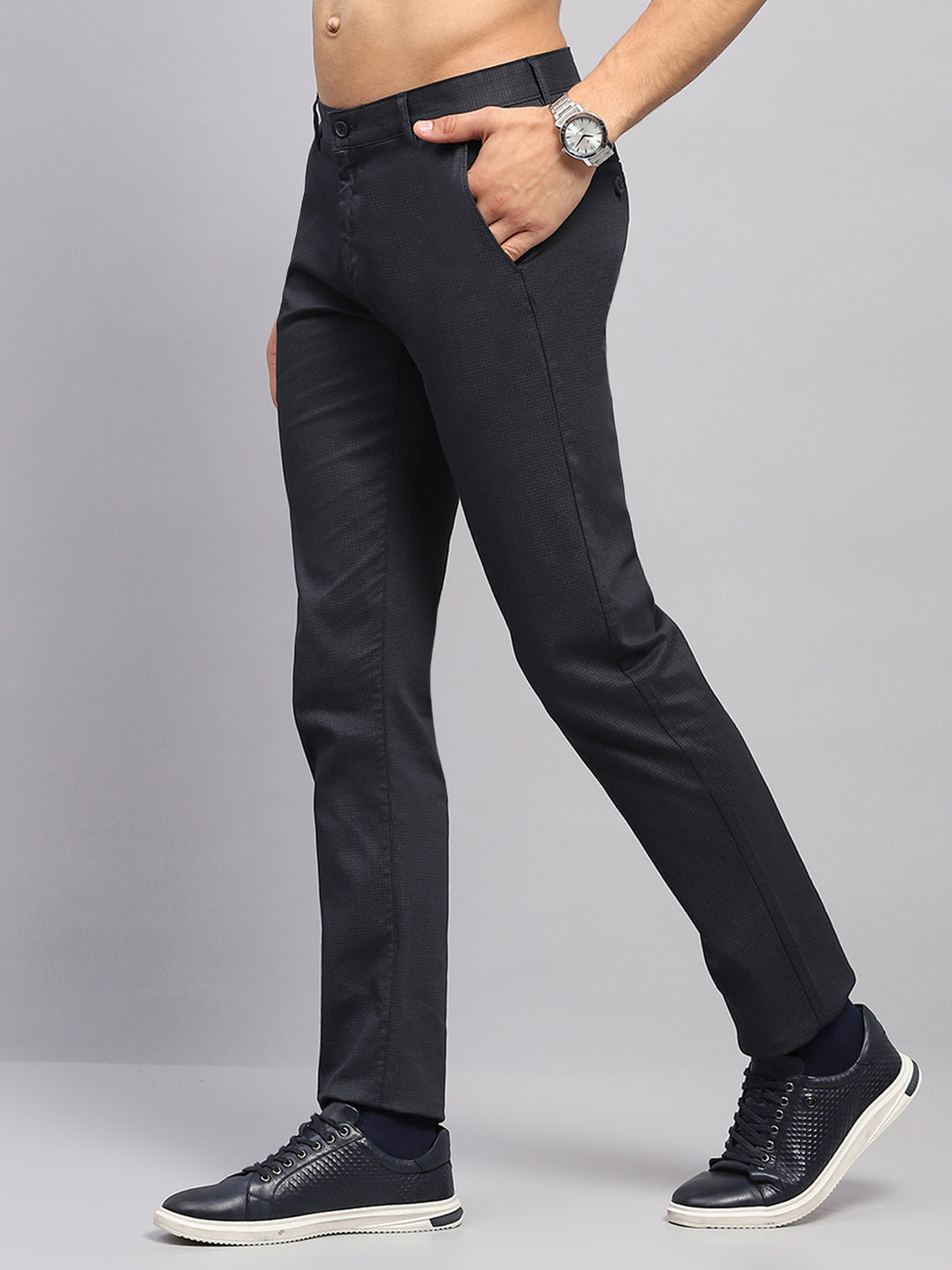 Men Black Solid Regular Fit Trouser