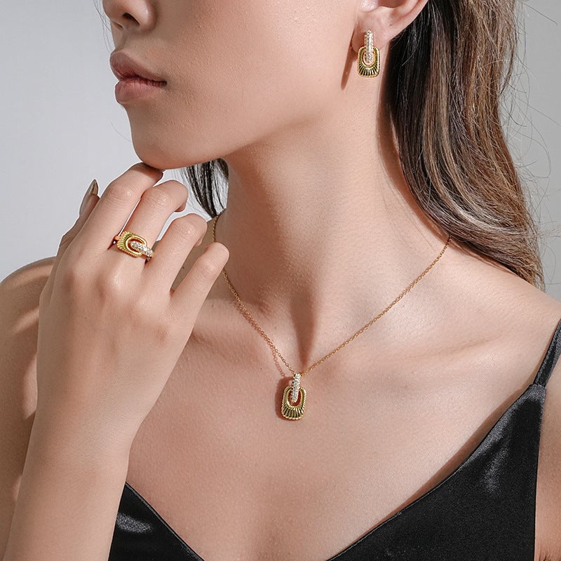 Unique Ring Shape Golden Wave Texture Fashionable And Gorgeous Golden Chain Necklace Earrings