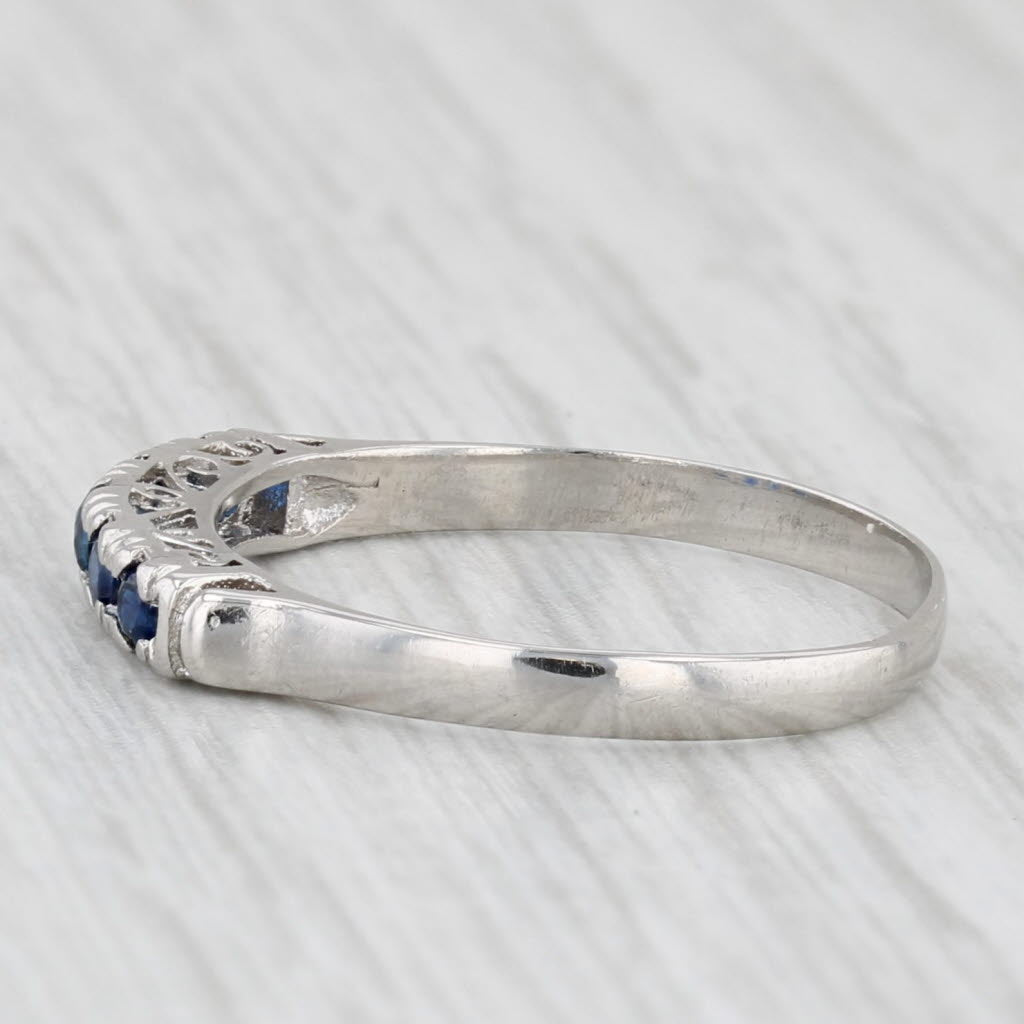 Vintage 0.27ctw Blue Sapphire Stackable Ring 750 Platinum Wedding Band Sz 6.75-7