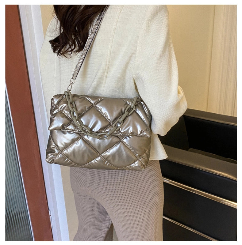 Women's Medium Special Solid Color Lingge Streetwear Magnetic Buckle Crossbody Bag