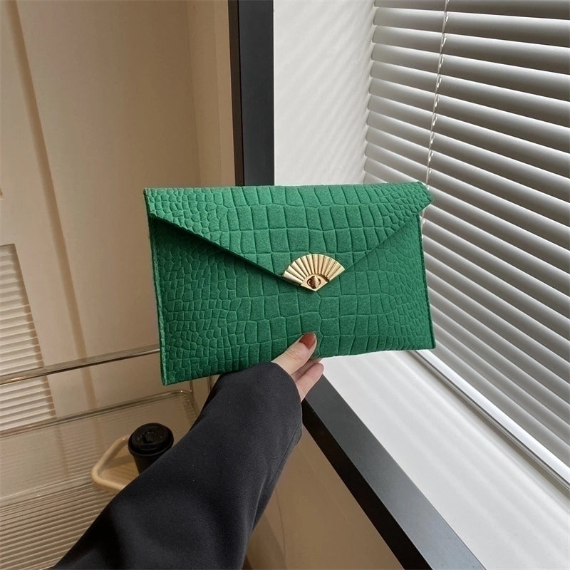 Women's Medium Felt Cloth Solid Color Streetwear Square Lock Clasp Envelope Bag