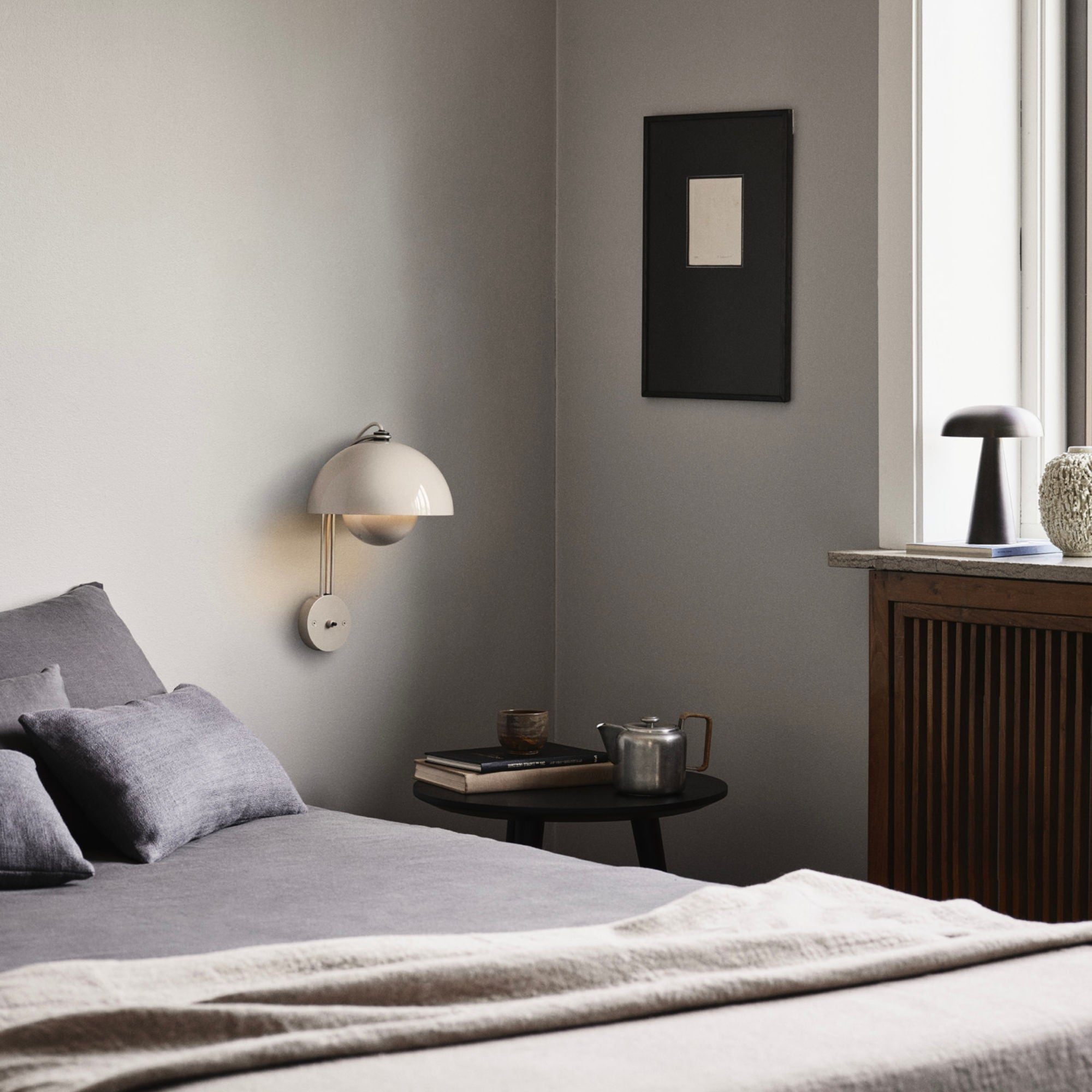 VP8 Flowerpot Wall Lamp