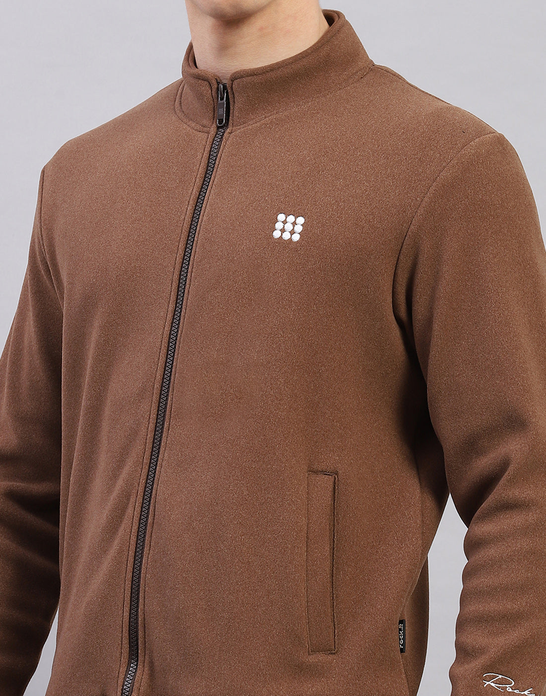 Men Brown Solid Round Neck Full Sleeve Sweatshirt