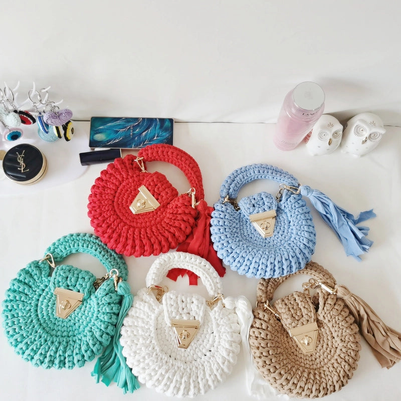 Women's Small Polyester Solid Color Streetwear Tassel Round Open Handbag
