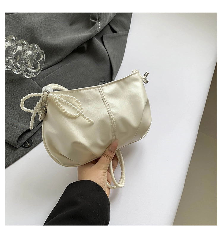 Women's Pu Leather Solid Color Streetwear Pillow Shape Zipper Crossbody Bag