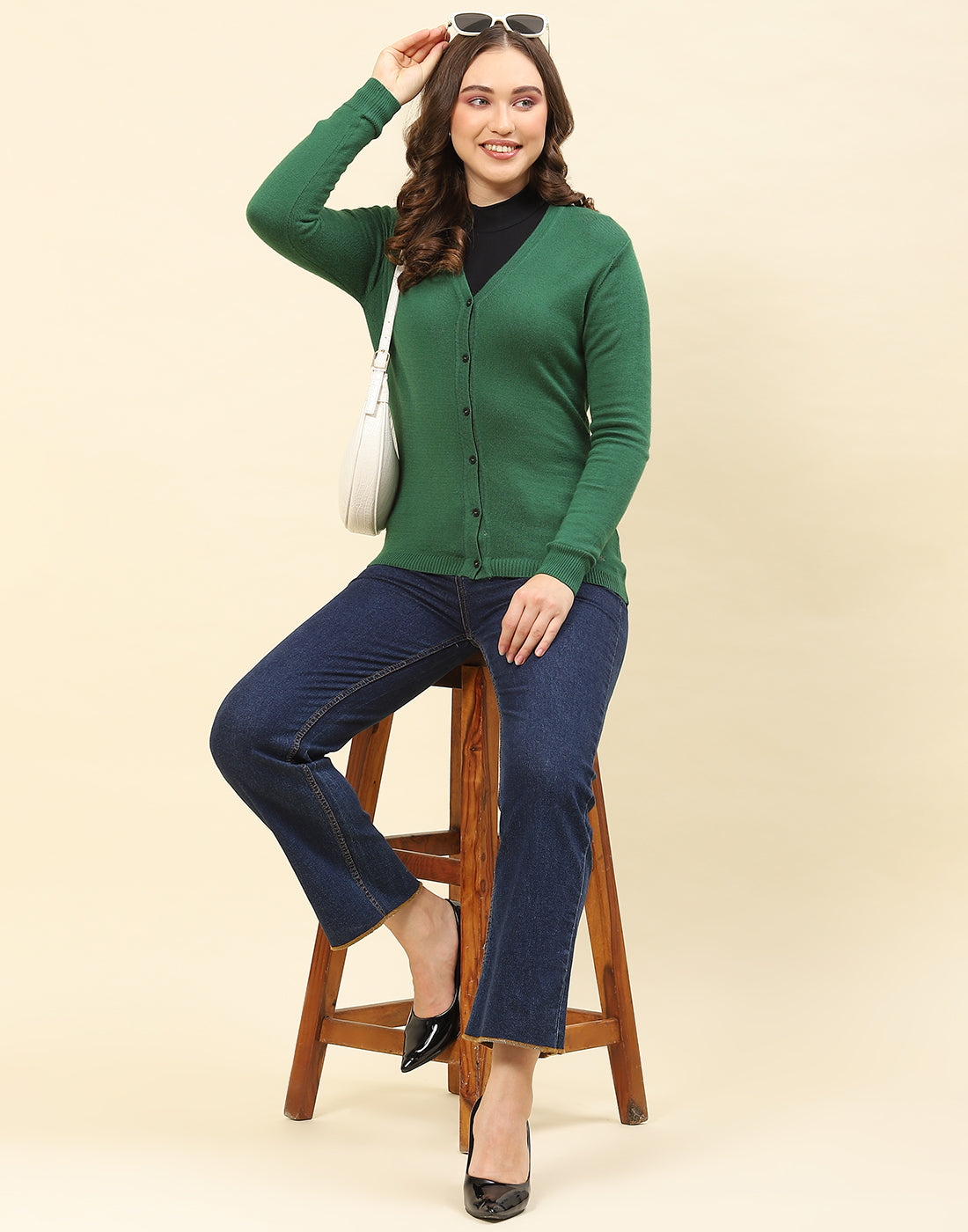 Women Green Solid V Neck Full Sleeve Cardigan