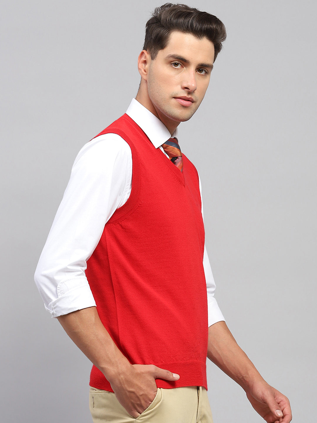 Men Red Solid V Neck Sleeveless Sweater