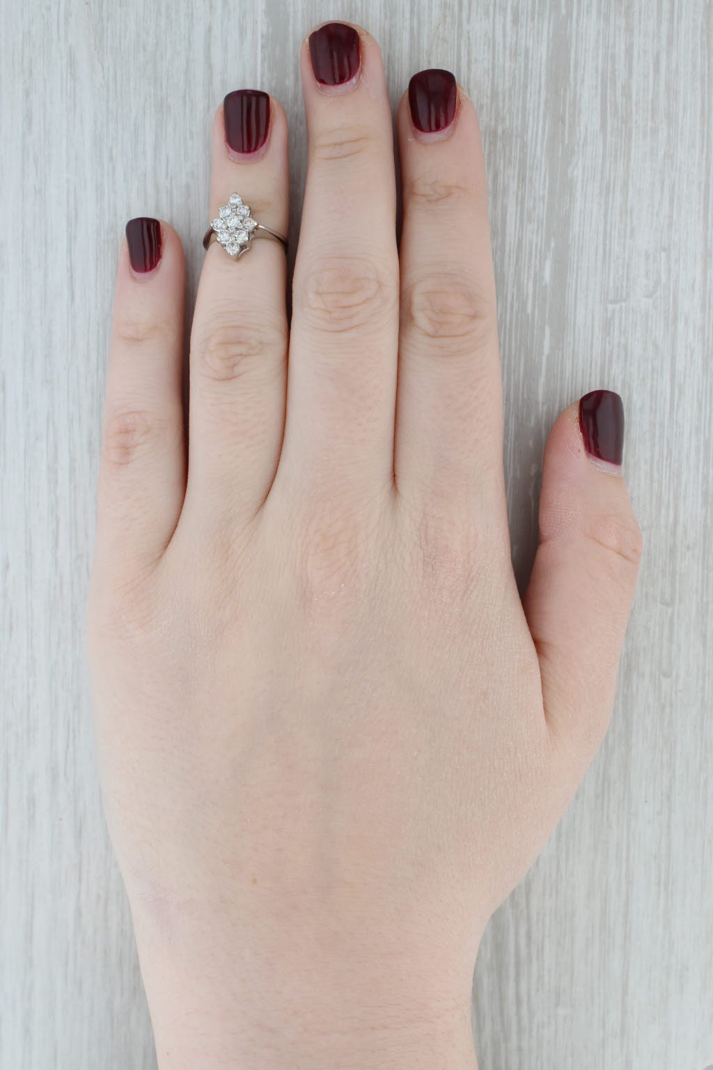 0.33ctw Diamnd Cluster Ring 10k White Gold Size 3
