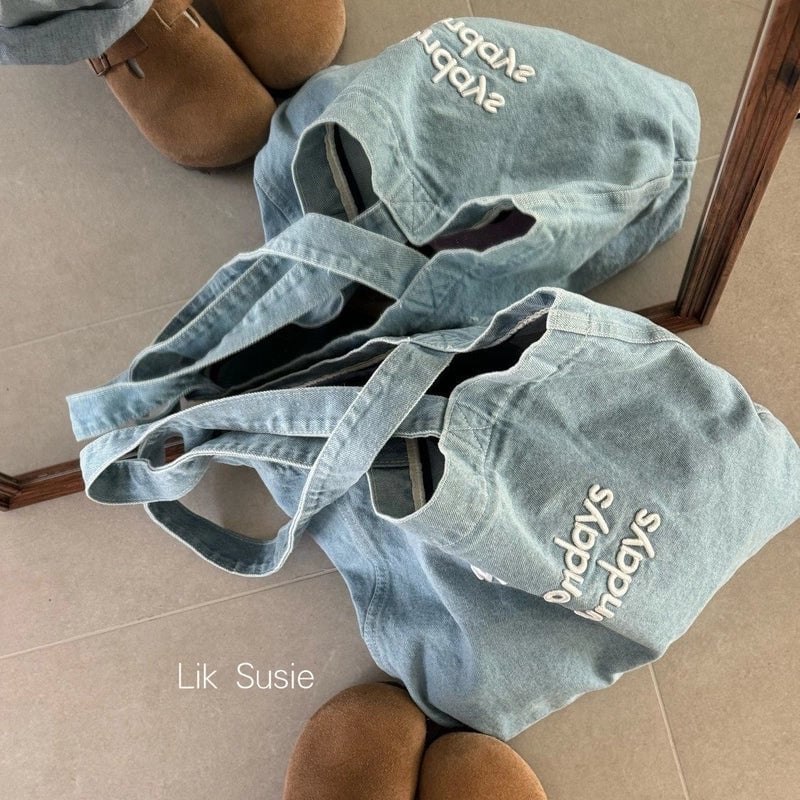 Women's Medium Denim Letter Vintage Style Square Zipper Shoulder Bag