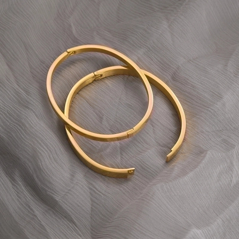 Minimalist Geometric Solid Color 304 Stainless Steel Gold Plated Bangle In Bulk