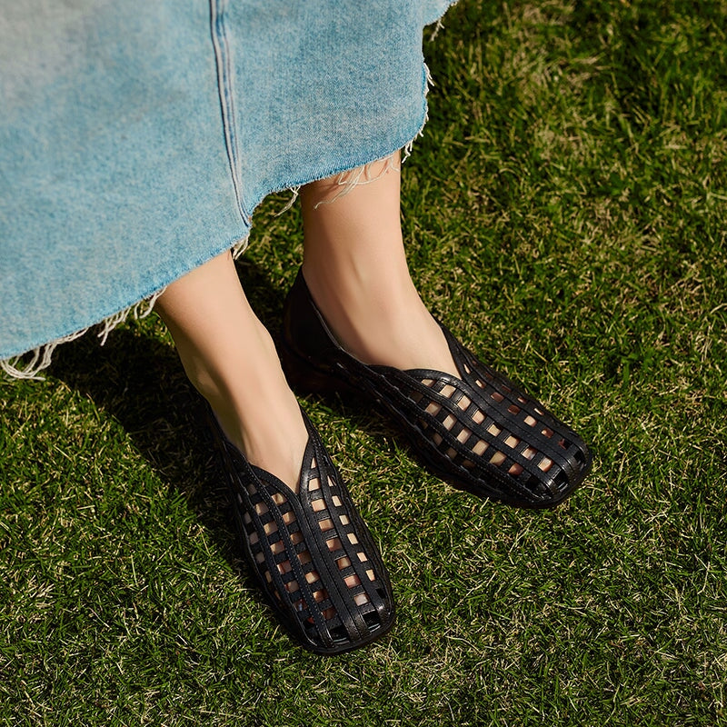 Women's Wide-Fit Woven Cow Leather Closed-Toe Block Heel Mules in Black