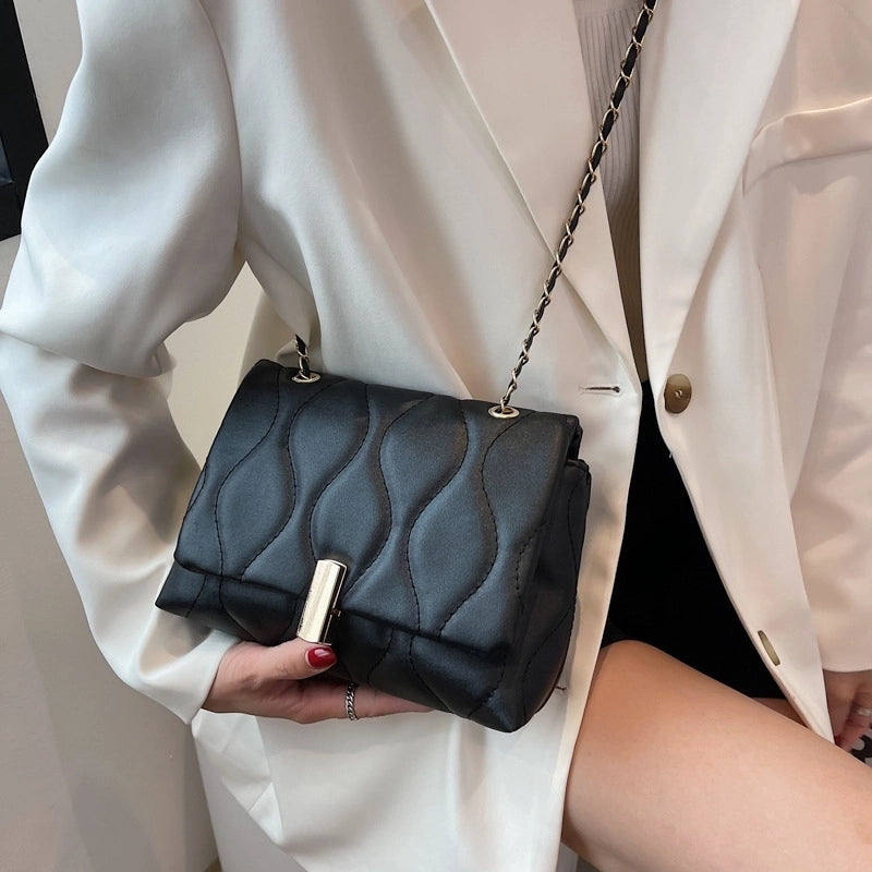 Retro Women's Bag Spring New Fashion Western Style Rhombic Chain Shoulder Bag Crossbody Small Square Bag