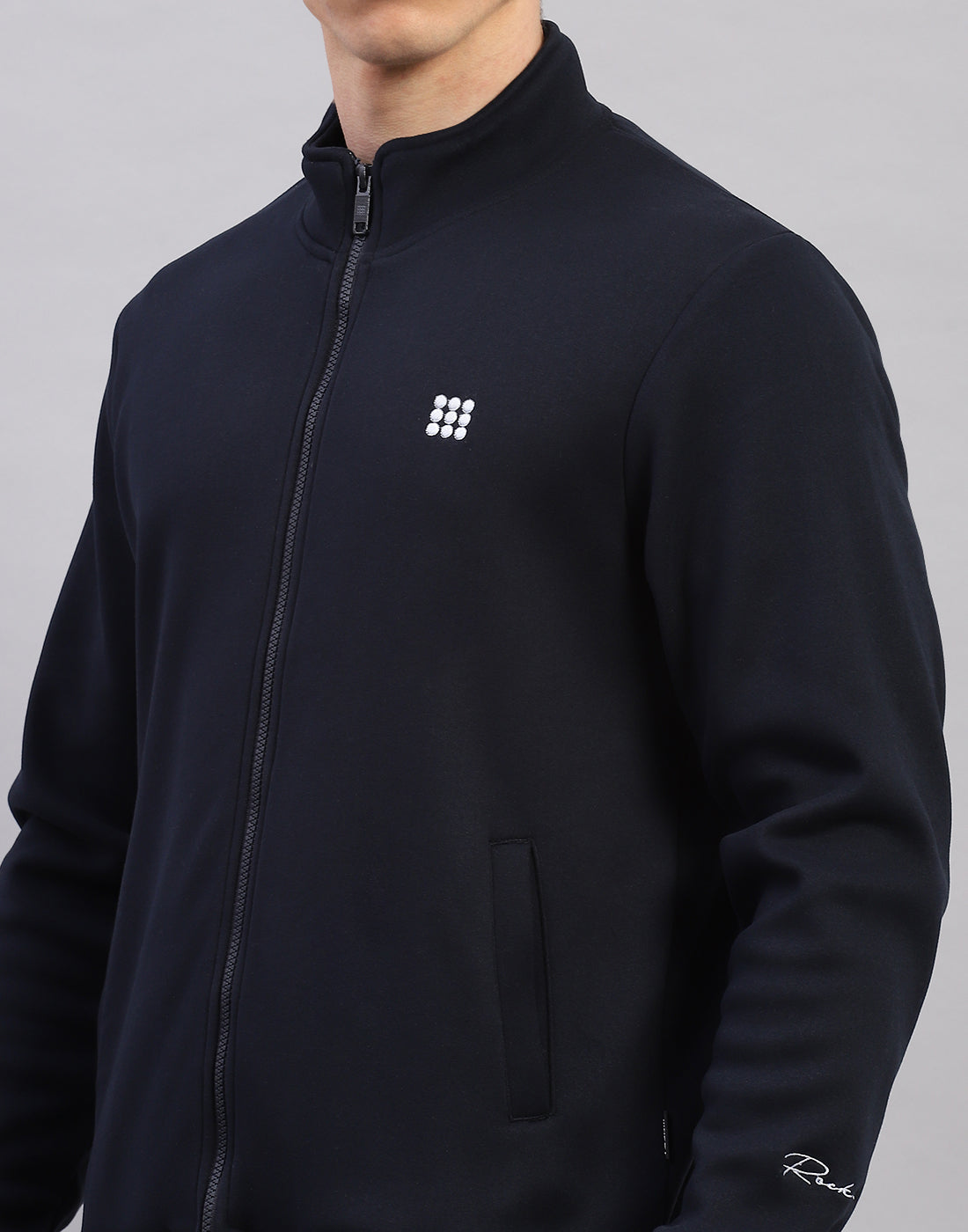 Men Navy Blue Solid Round Neck Full Sleeve Sweatshirt