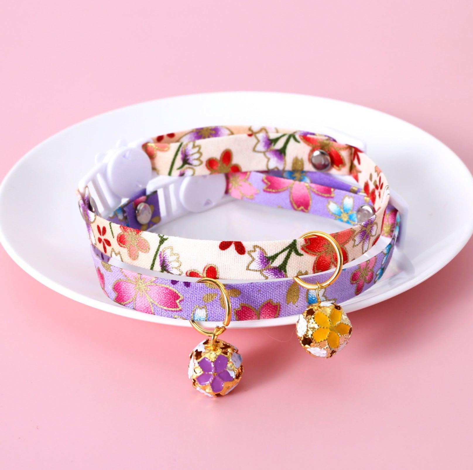 Japanese Style Adjustable Pet Flower Hollow Bell Collar