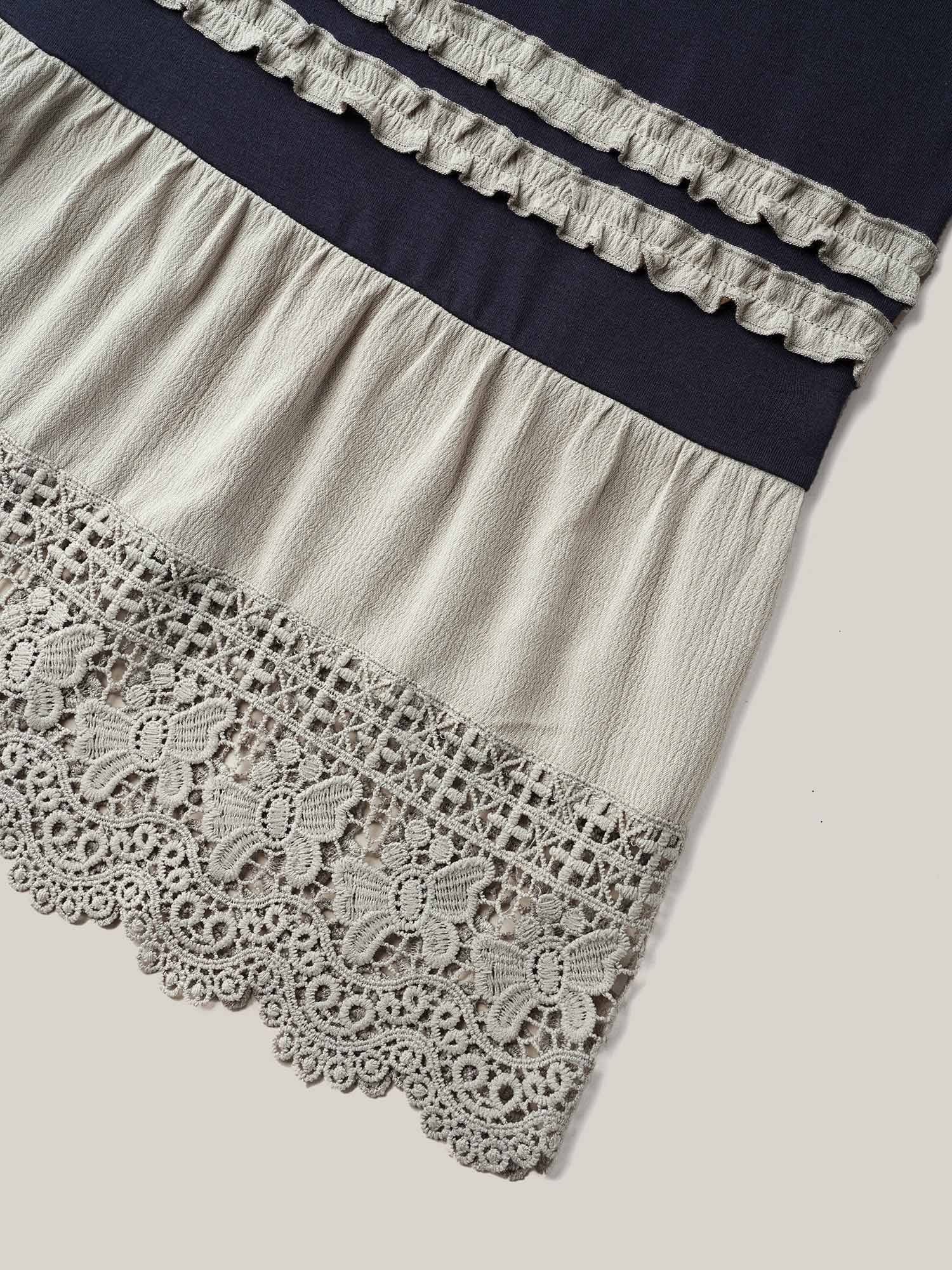 Lace Panel Color Contrast Tunic T-Shirt