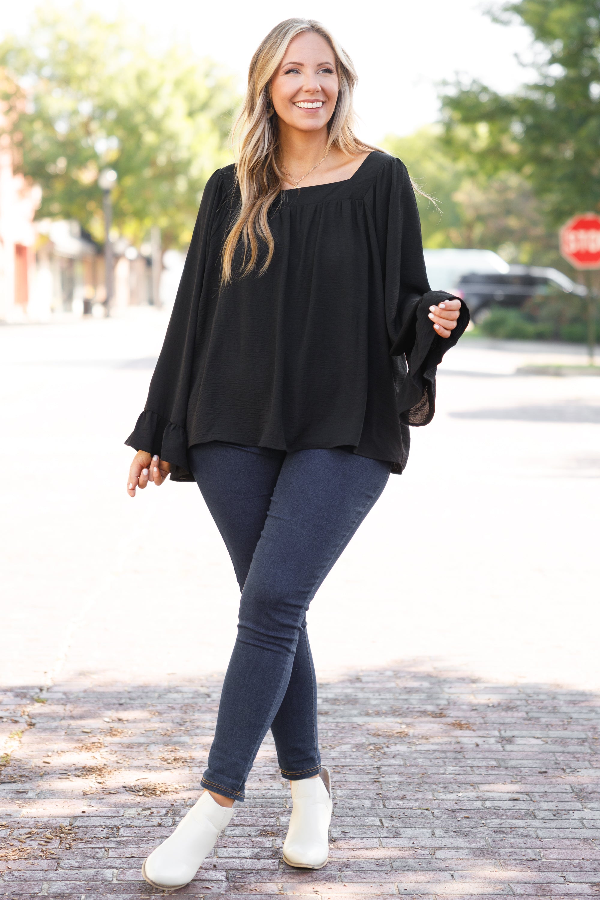 Still Day Dreaming Top. Black