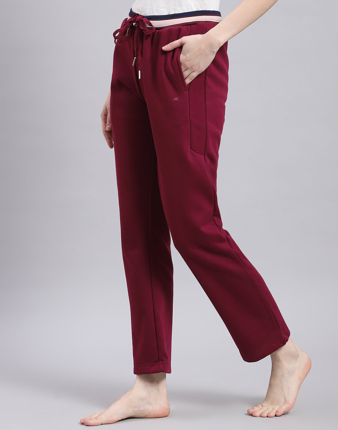 Women Maroon Solid Regular Fit Winter Lower