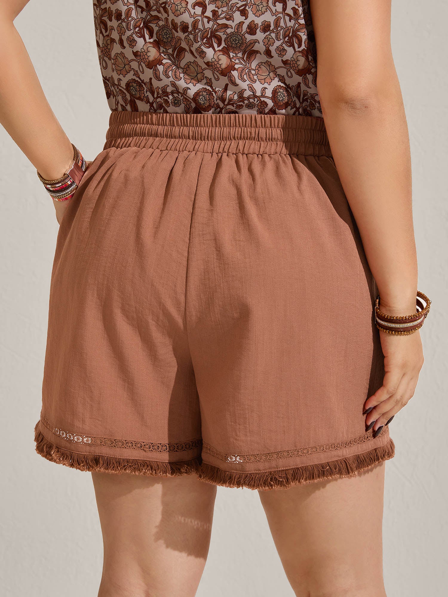 Tassel Hem Solid Shorts