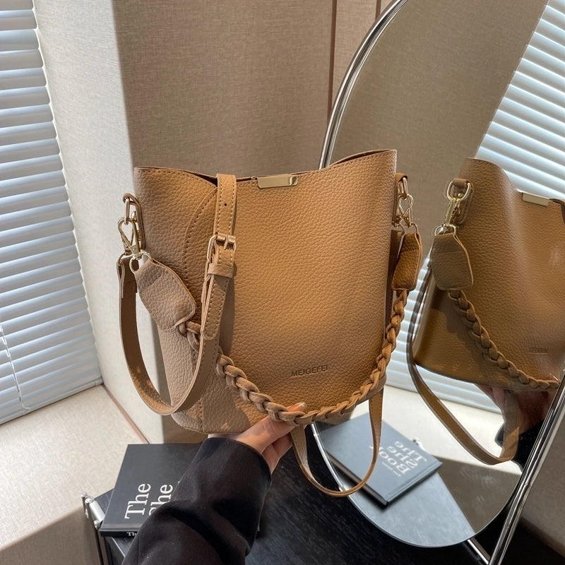 Women's Medium Pu Leather Solid Color Classic Style Sewing Thread Magnetic Buckle Bucket Bag