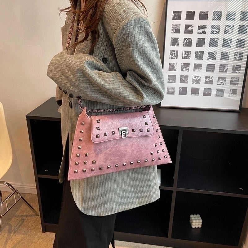 Women's Pu Leather Solid Color Streetwear Square Lock Clasp Shoulder Bag