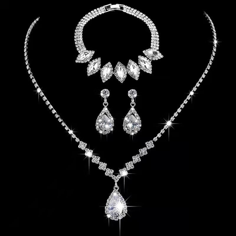 Minimalist Heart Rhinestone Gem