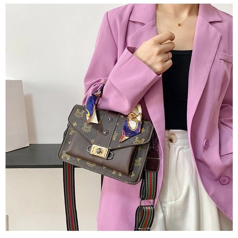Women's Small All Seasons Pu Leather Solid Color Streetwear Square Flip Cover Handbag